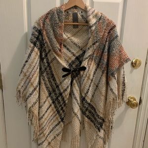 Vince Camuto cape
